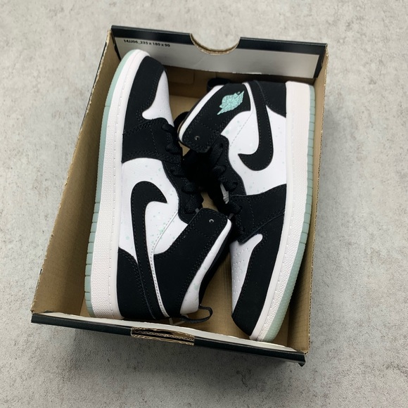 SOLD - Picture 6 of 8